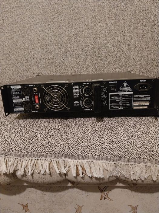 Vând amplificator Behringer Ep.2500.