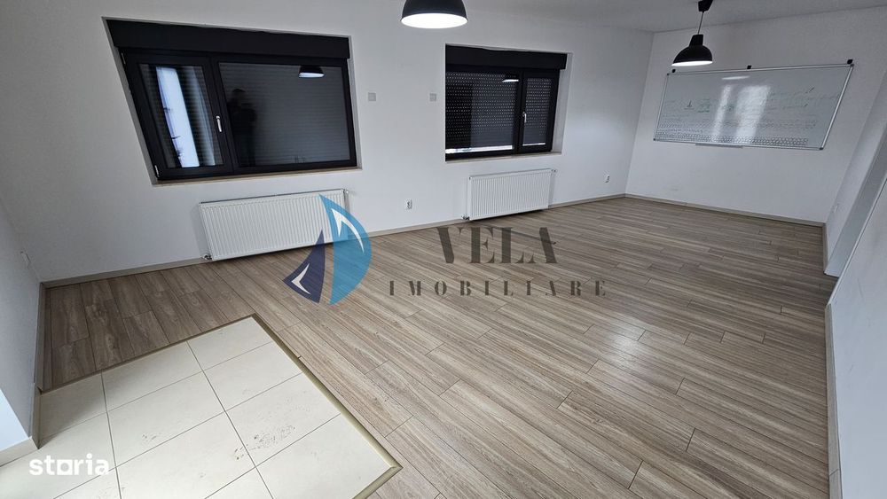 Casa noua, semicentrala, ideala salon/birouri