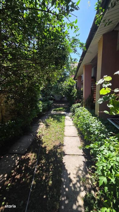 Apartament la casa de inchiriat – 2 camere, zona semicentrala