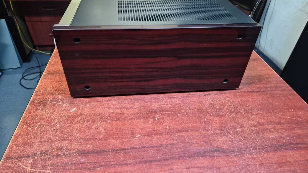 Amplificator Accuphase E-305