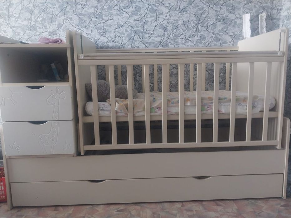 Детская кроватка