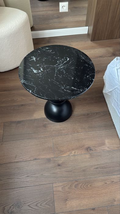 Дизайнерска помощна маса с кръгъл плот – нова, модерен стил