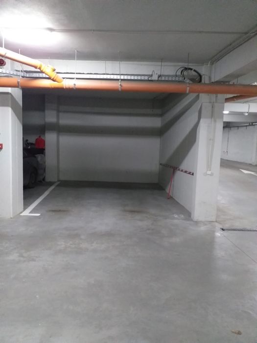 Inchiriez parcare subterana