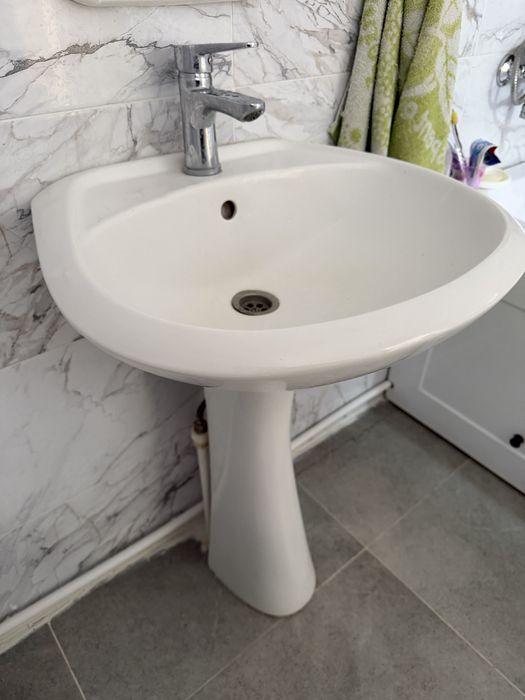 Раковина со смесителем