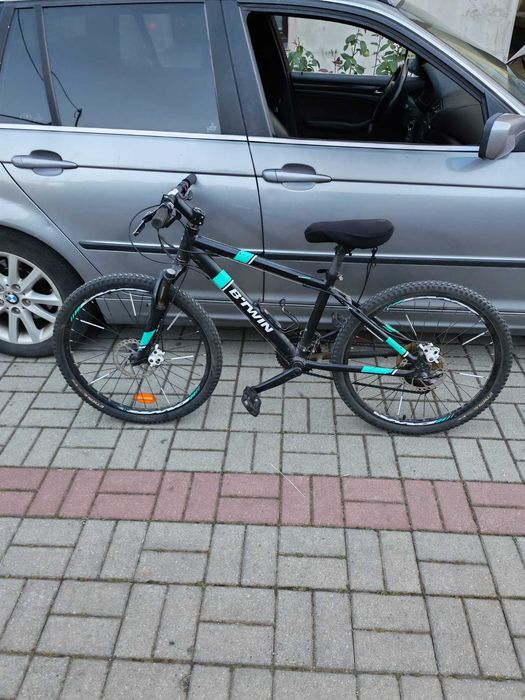 Vând bicicleta 1 an folosita în stare perfecta de funcționare