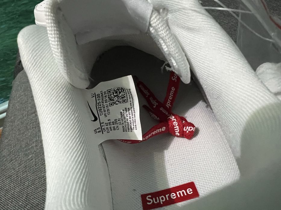 Nike Air Force 1 Low Supreme