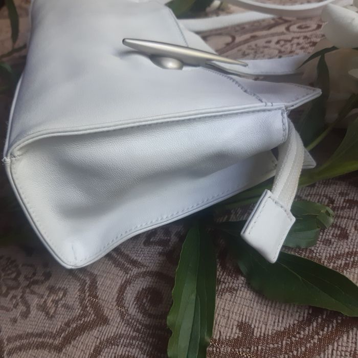 Poșetă din piele naturală mănușă