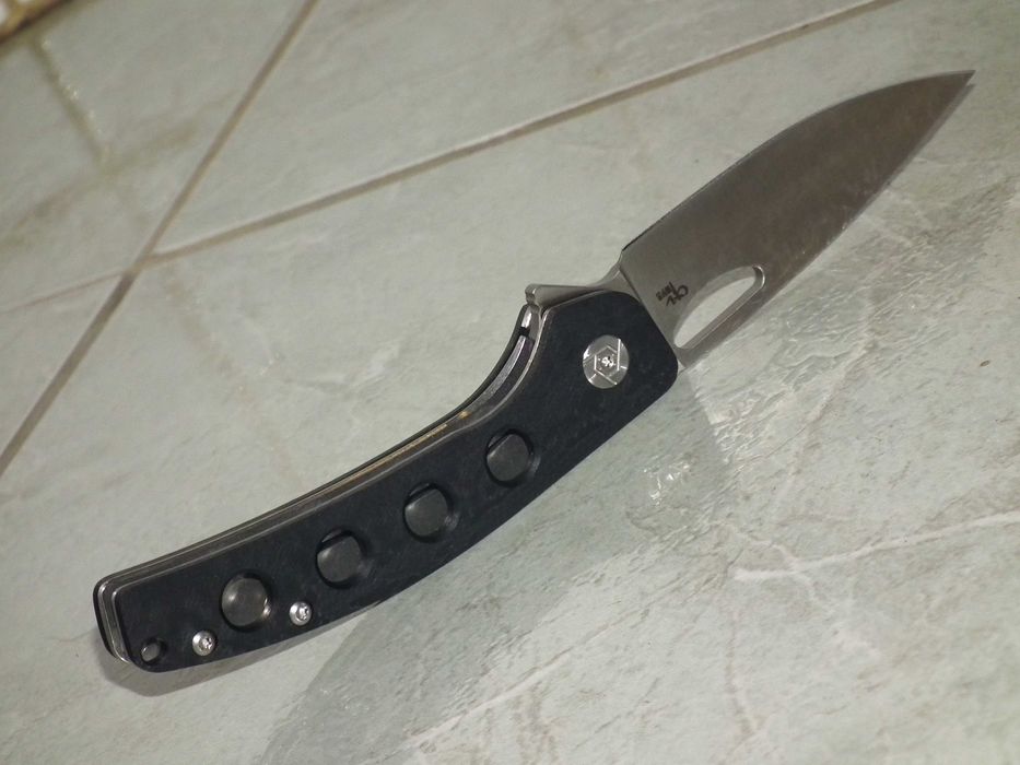 Cutie, nou briceag CH Knives 3530, otel D2, míner G10, liner lock