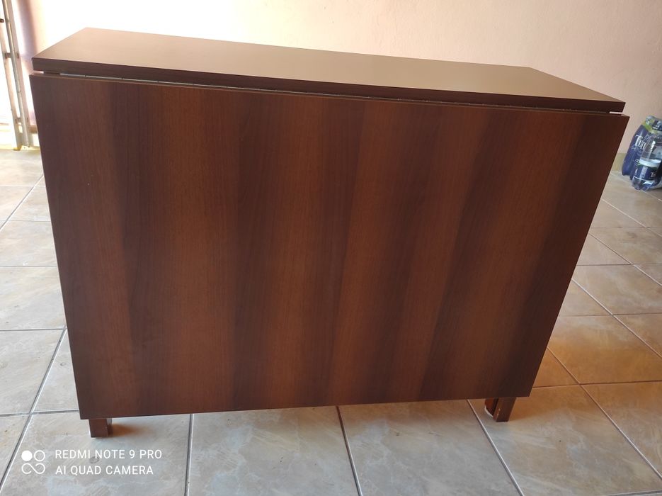 Masa extensibila pt 6 persoane cu scaune tapițate incluse