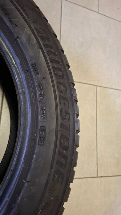 2бр зимни гуми Bridgestone 225 55 18
