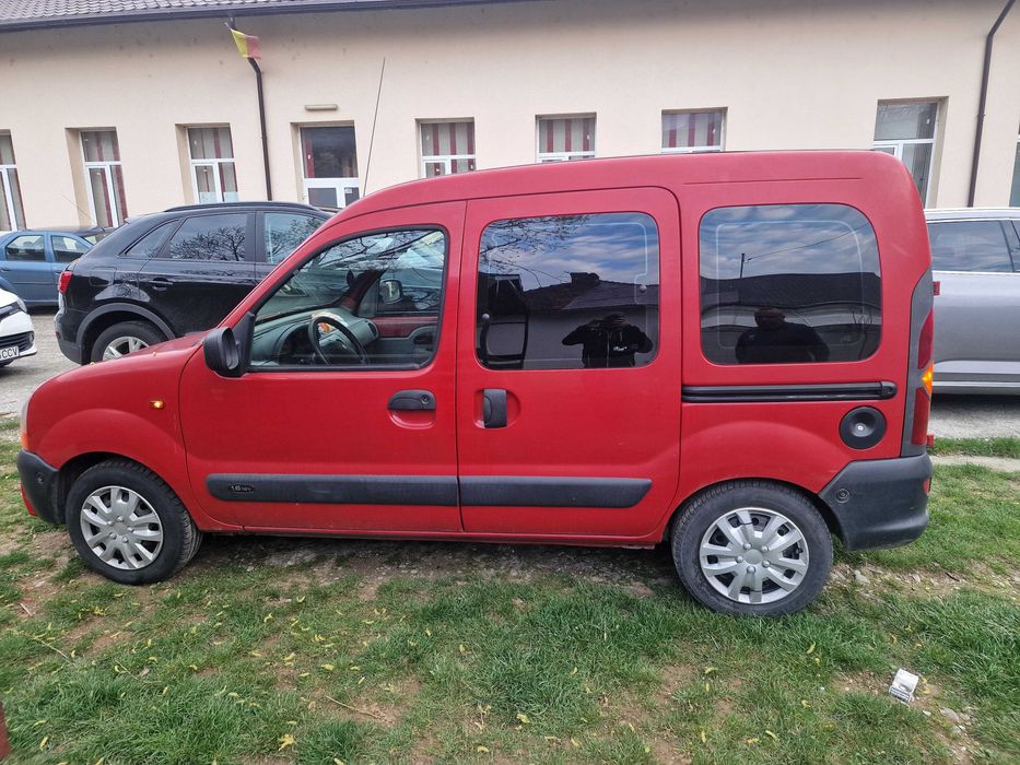 RENAULT KANGOO - pret usor negociabil la fata locului