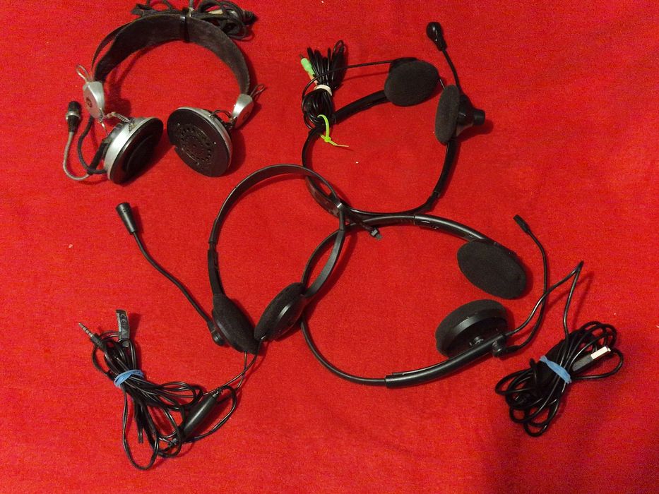 Căști audio cu fir si microfon