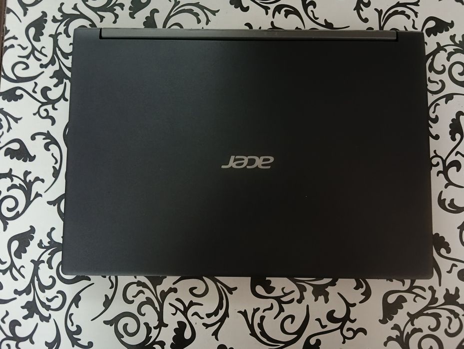 Ноутбук aser в хорошем состоянии