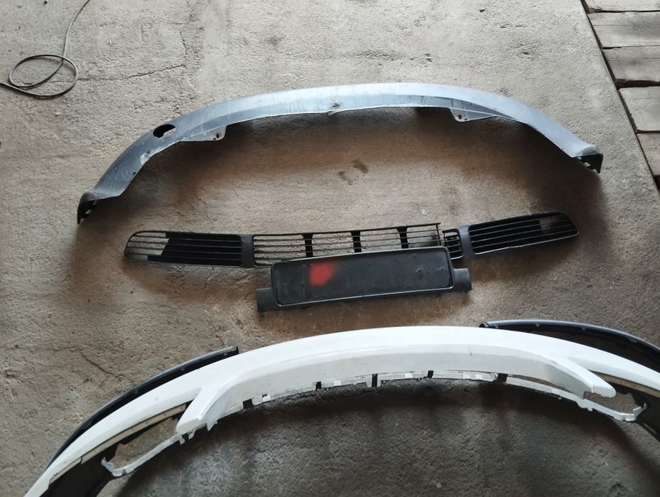 Продам бампер передний пассат 5б.