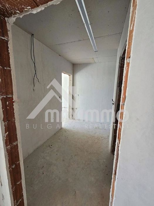 Продава се Двустаен апартамент в к.к. Св.Св. Константин и Елена - 74 кв.м за 1879 €/кв.м - Снимка #2