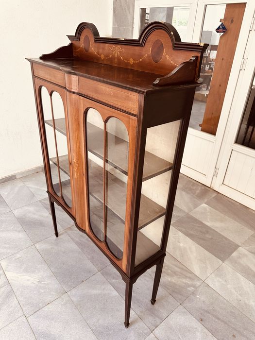 Антична витрина Edwardian / Art Nouveau с маркетрия около 1910 г.