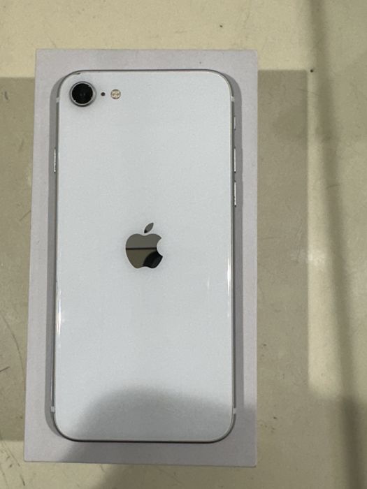 Продам iphone 8 в хорошем состоянии,64GB,AKB100%