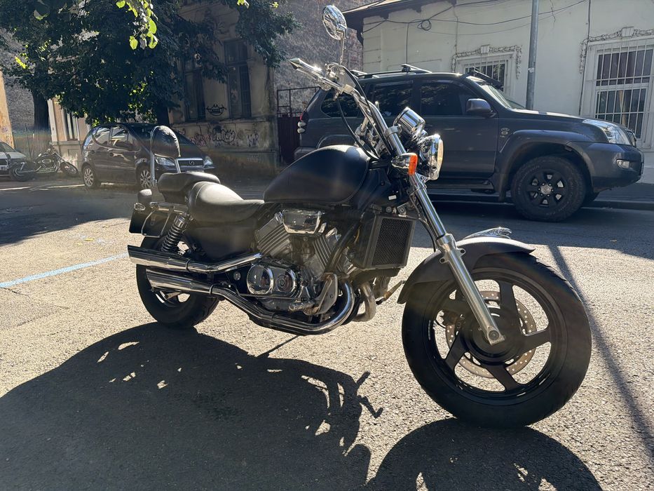 Motocicleta magna FV 750 custom