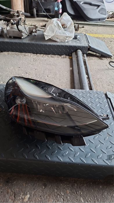 Tesla Y 3 части Тесла