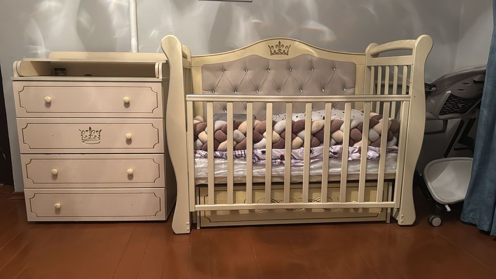 Детский манеж и кровать