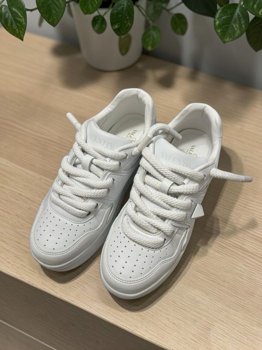 Valentino Garavani unisex colet cu VERIFICARE