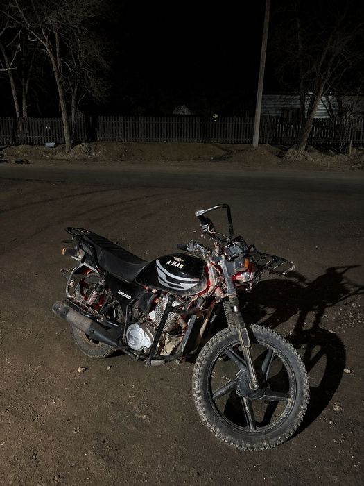 Продам мотоцикл HONDA 200 куб