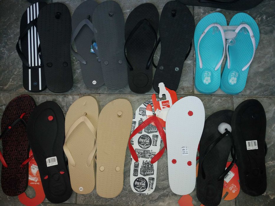 Papuci slapi plaja cu talpa reliefata si curelusa, pentru femei, barbati. Pret 20 lei. Espadrile albe bej maro negre nr. 33 36 37 38 39 40 41 42 43 45