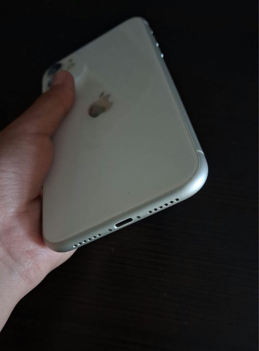 Продам Iphone 11