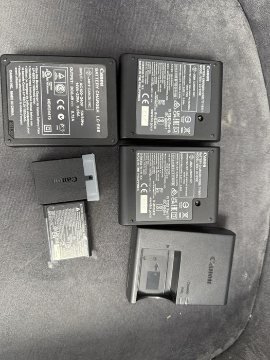 Canon LC-E10E si 2 baterii