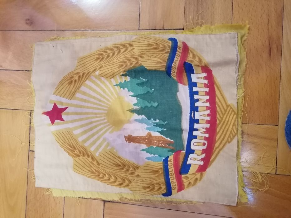 Drapel comunist stema