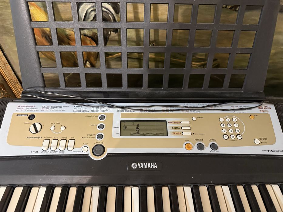 синтезатор YAMAHA