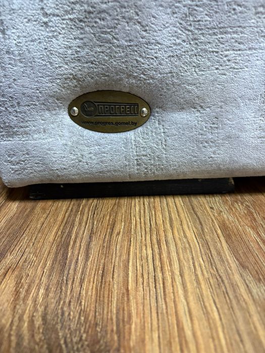 Продам диван угловой б/у