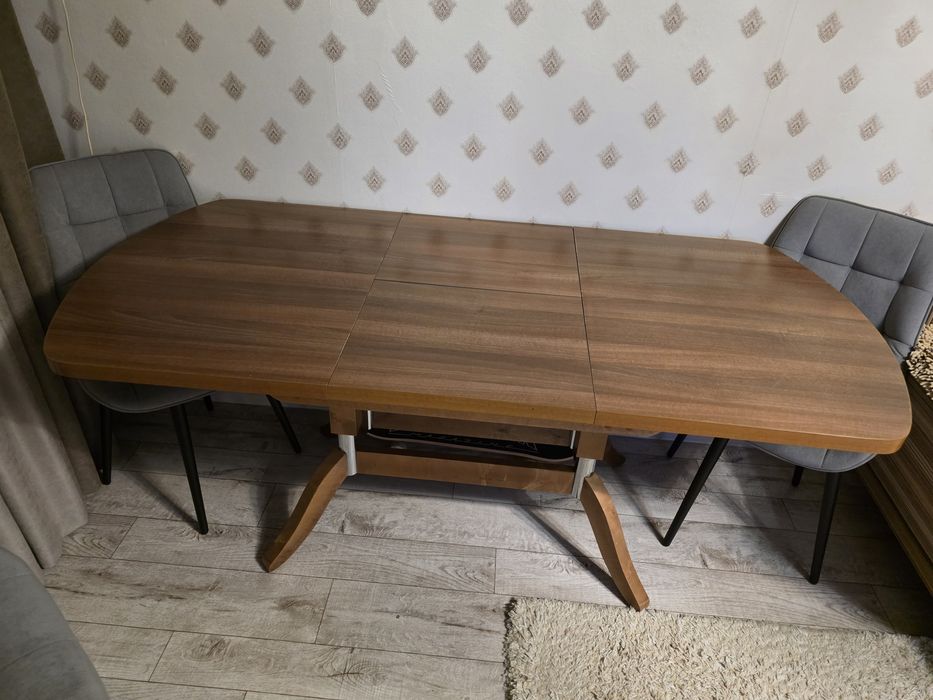 Продам кухонный стол 125*80 см.