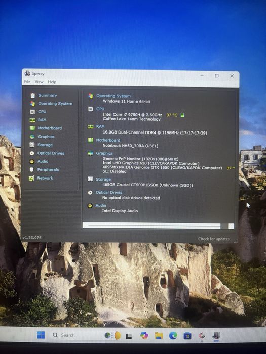 Clevo Gaming 17,3”• Procesor i7-9750H• 16gb ram• Gtx 1650• SSD 512