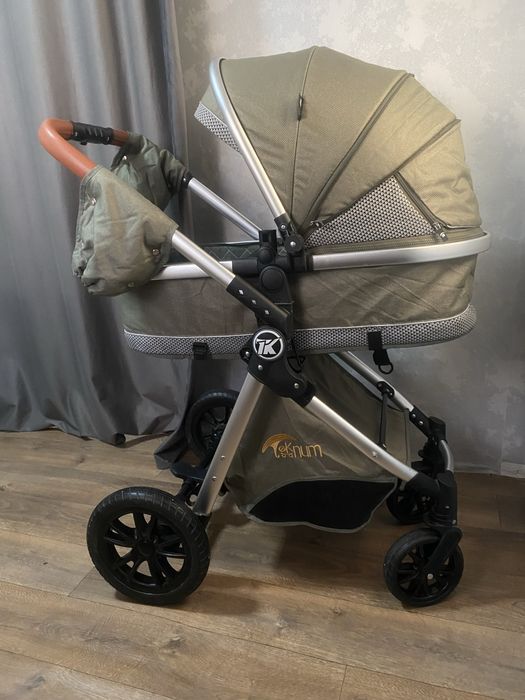 Продам КОЛЯСКУ с автолюлькой макинск