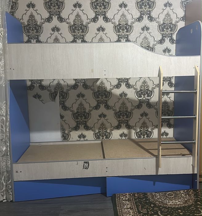 Двухсэтажная кровать