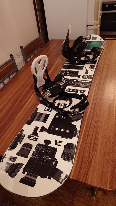 Placa Snowboard Amplid Aggronym 154cm cu Legaturi Burton Freestyle M/L