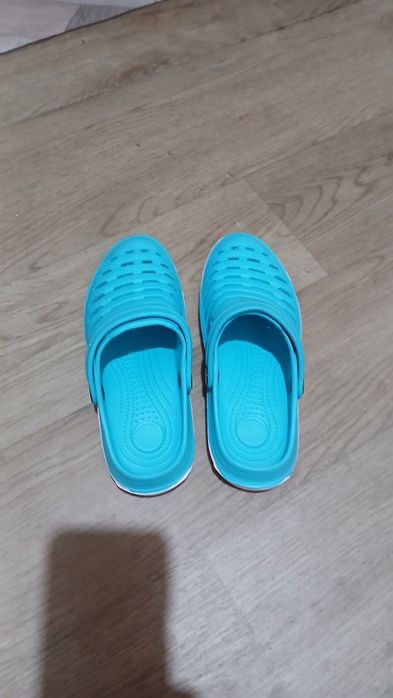 Продам  шлёпки .