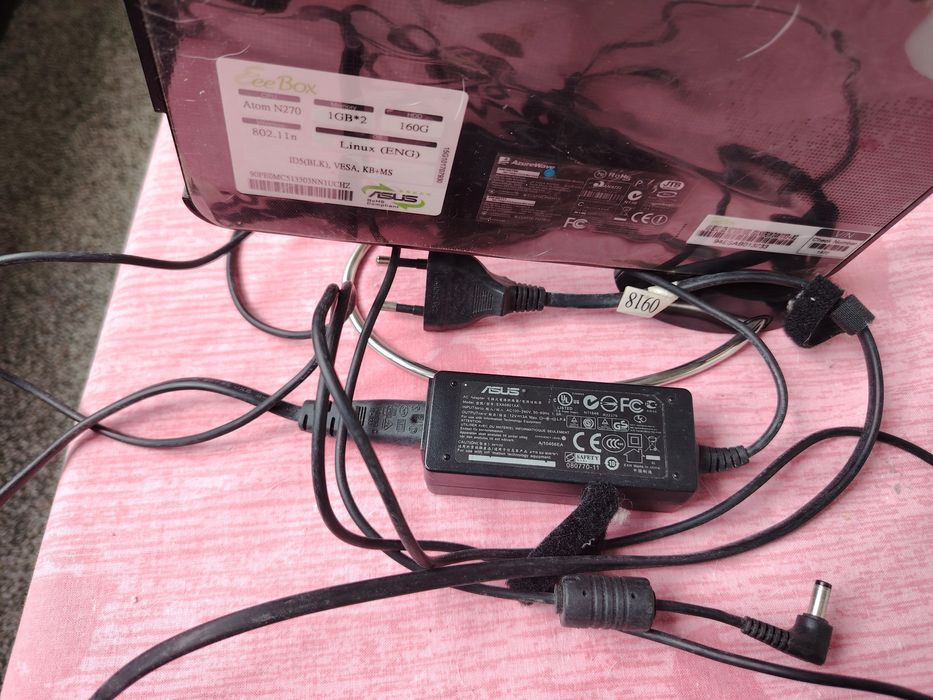 Мини компютър Asus EeeBox