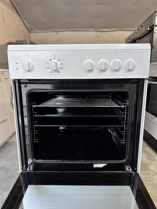 Печка +гаранция. Керамичен плот, конвекция. Безплатна доставка в София