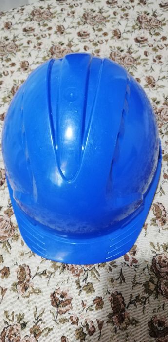 Предпазни каски нови