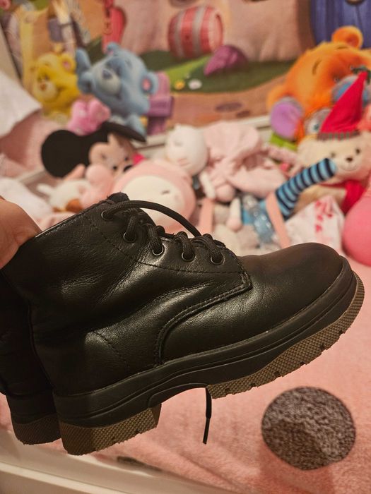 Vand ghete din piele de vaca Zara, marimea 23