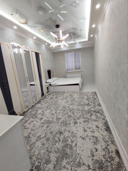 Сдается 2 х комнатная квартира на 3 этаже Крытый рынок 500 $