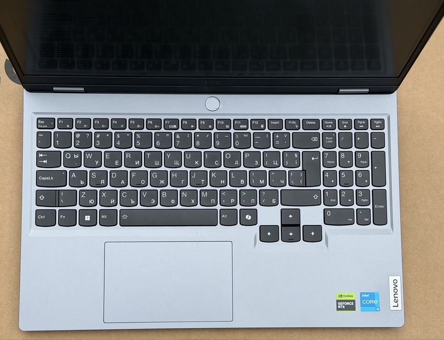 ГАРАНЦИОНЕН!!! Гейминг лаптоп Lenovo LOQ 15IRX9 – i5-13450HX, 32GB RAM, RTX 3050, 1TB SSD