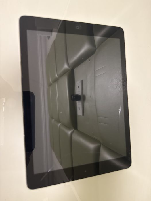 Продам Айпад б/у на запчасти