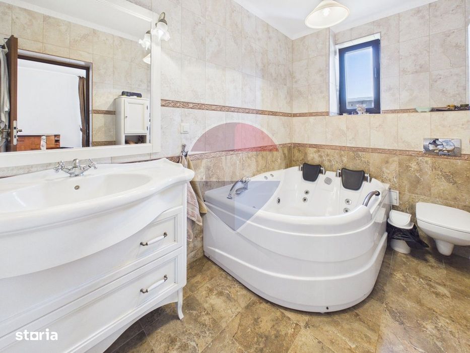 Vilă 10 camere + spațiu comercial | teren 1.300 mp | Otopeni 23 August