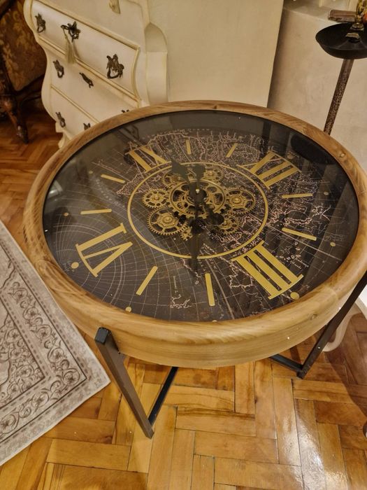 Уникална масичка с часовник – обков от естествен кестенов масив