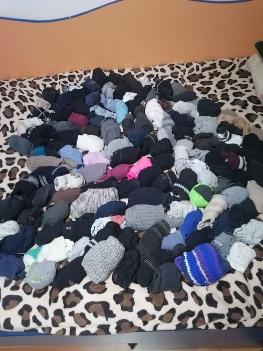 Ciorapi pentru adulți :  135 perechi