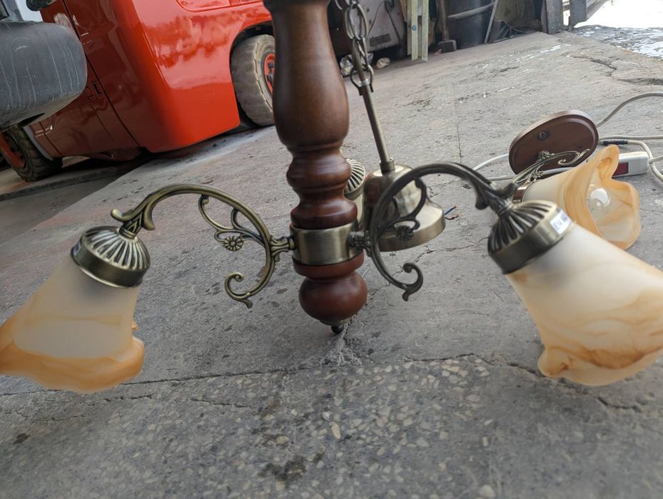 Стар полилей и аплик за стена