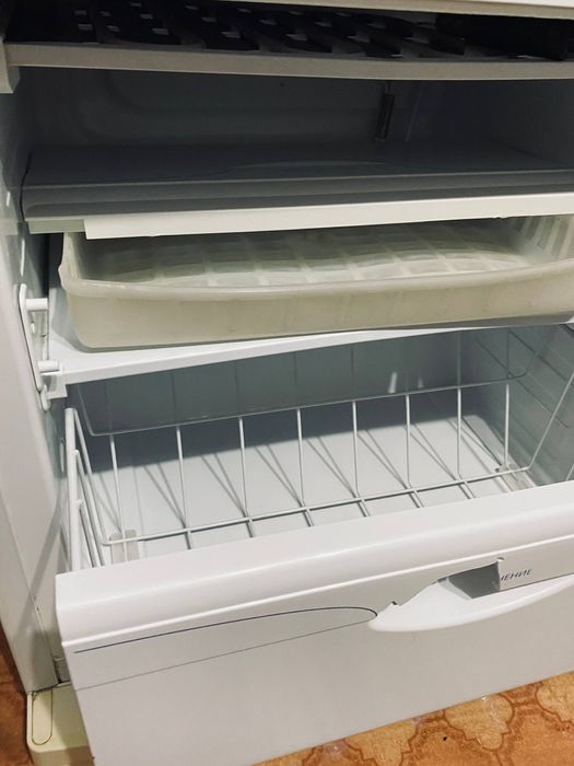 Продам холодильник Атлант